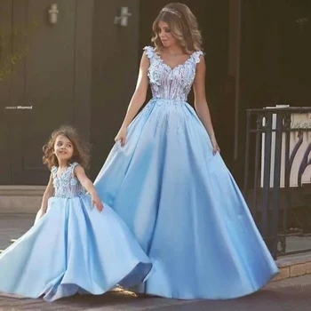 Элегантные Небесно-Голубые Вечерние платья для мамы и Дочки с V-образным вырезом и 3D Цветами, Атласное платье для вечеринки без рукавов, платье для особых случаев